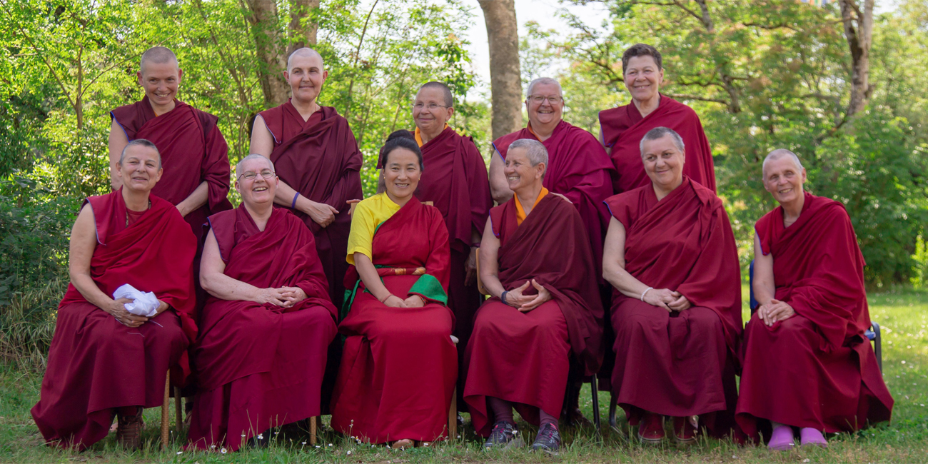 monastere-bouddhiste-dorje-pamo-lavaur-france-khadro-la-avce-les-moniales-2019