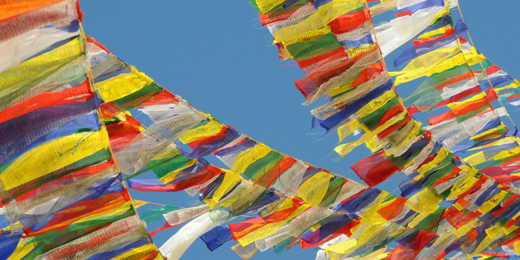 monastere-dorje-pamo-lavaur-france-moniales-drapeau-prieres-benevolat monastere-dorje-pamo-lavaur-france-moniales-drapeau-prieres-benevolat